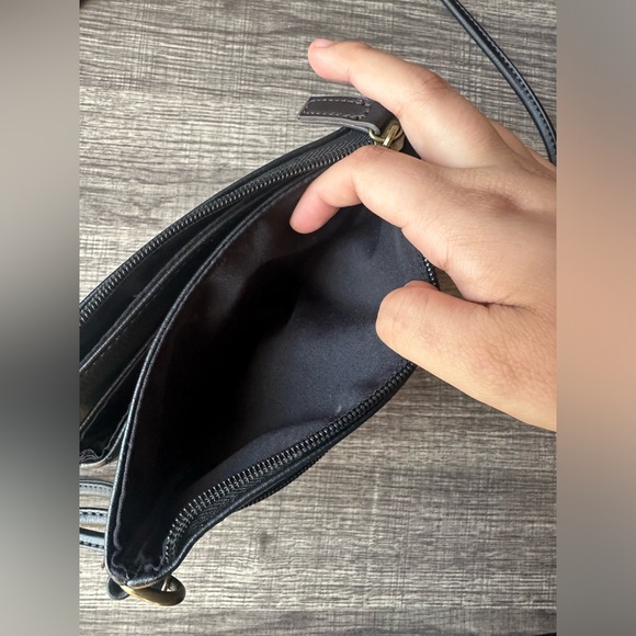 a.n.a black crossbody handbag - Picture 4 of 11